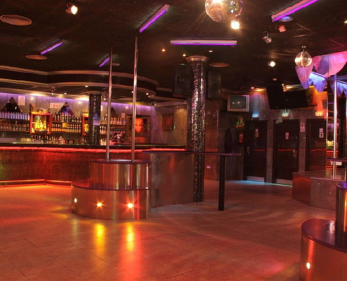 Club Alterne Pub & Bar Lady´s dallas, puticlub en La Jonquera